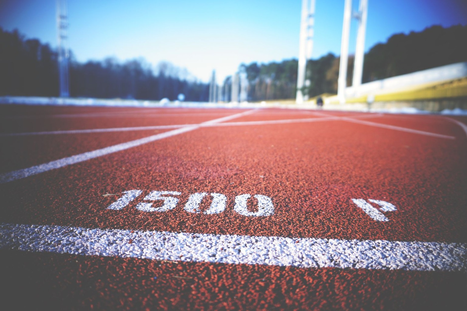 Diferença entre prova de revezamento e individual — Provas individuais em distâncias específicas: 5 km, 10 km e além
